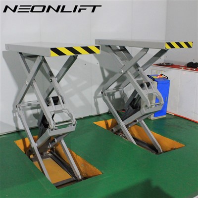 Elevador de carro tipo tesoura instalado em poço